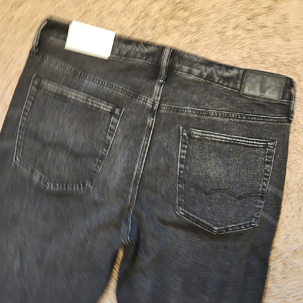 American Eagle Easyflex Relaxed Straight Jean - Picture 5 of 9